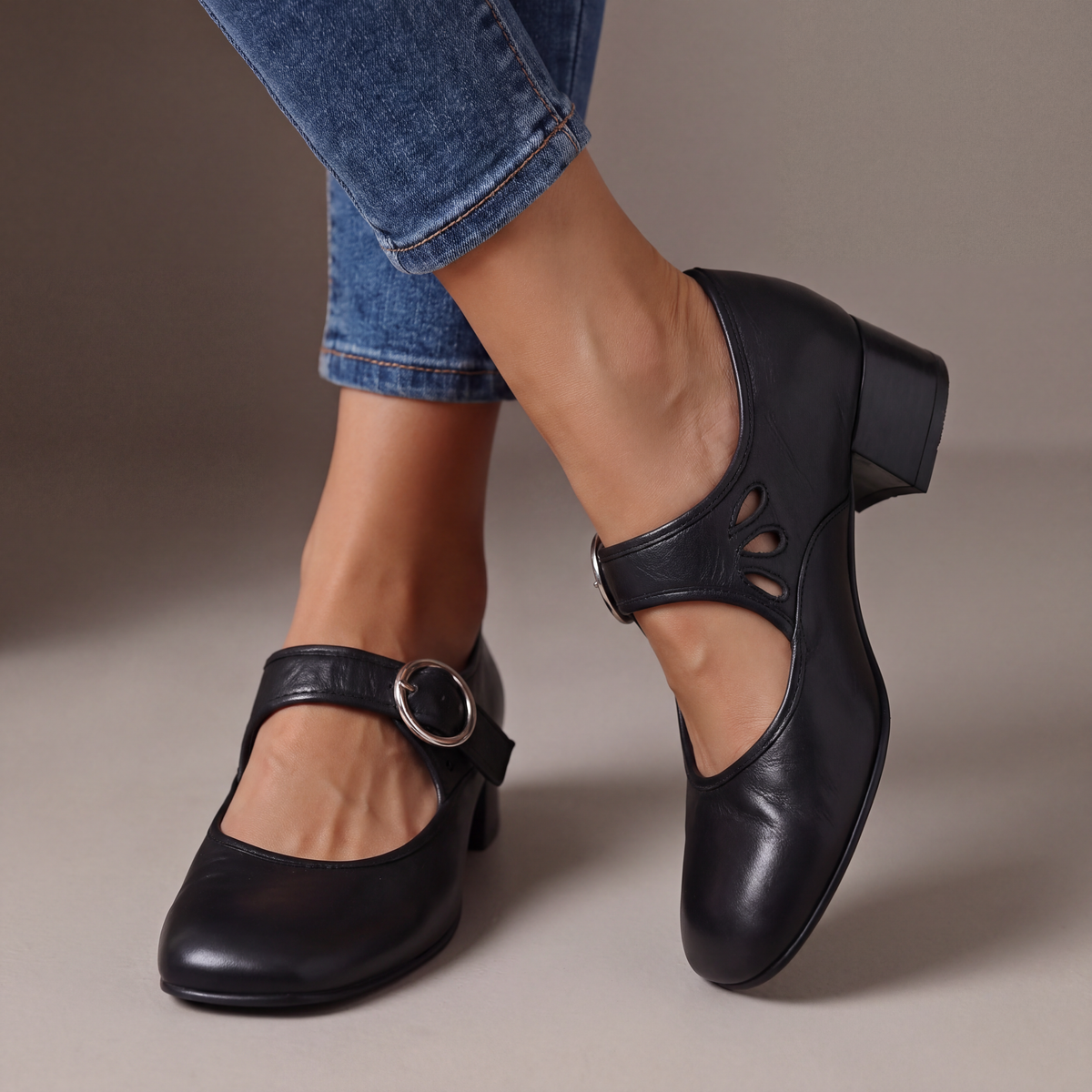 Véronique | Comfort Heeled Flats