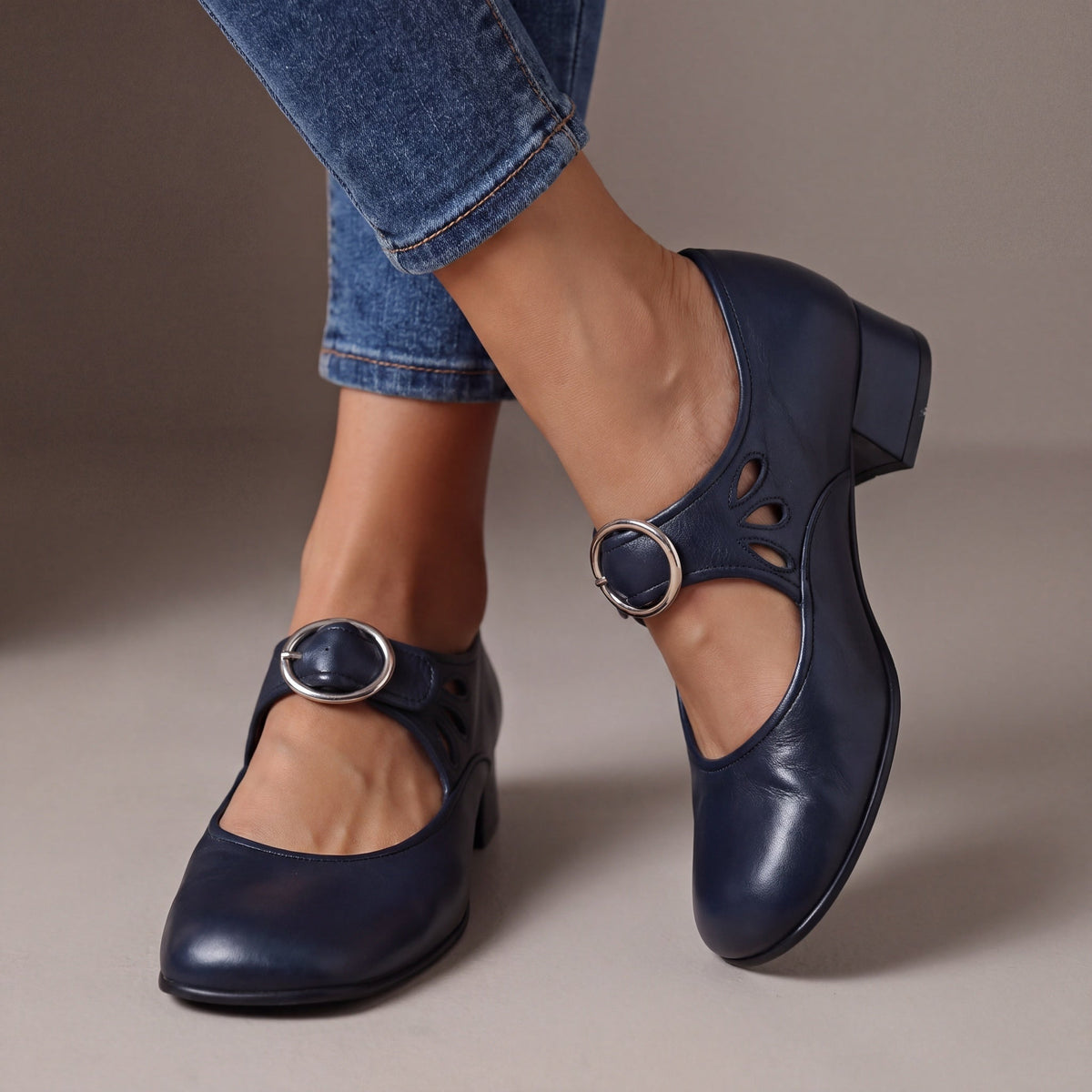 Véronique | Comfort Heeled Flats